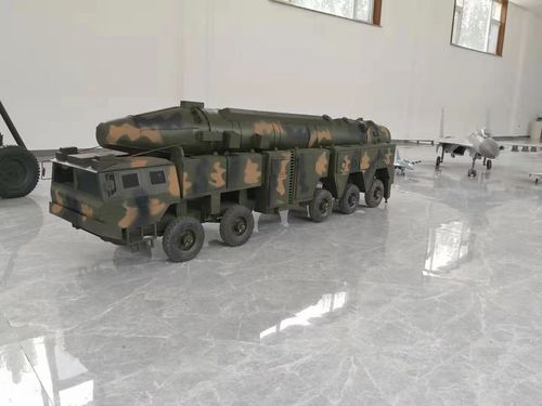 導(dǎo)彈發(fā)射車模型制作工廠，軍事模型定制廠家