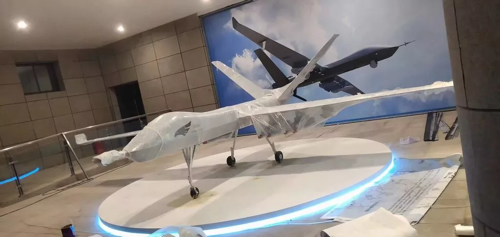 Custom Unmanned Aerial Vehicle (UAV) Showcase Model — Handcrafted by Henghui Model