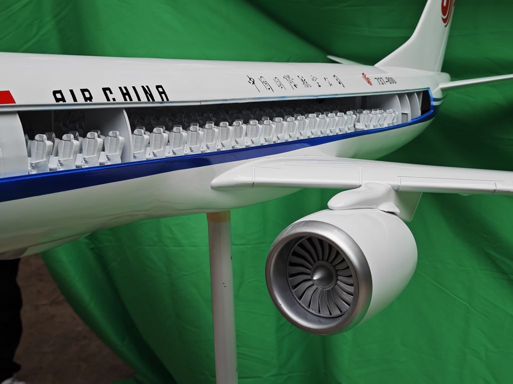 Teaching demonstration using airplane model making scale airplane model customizable