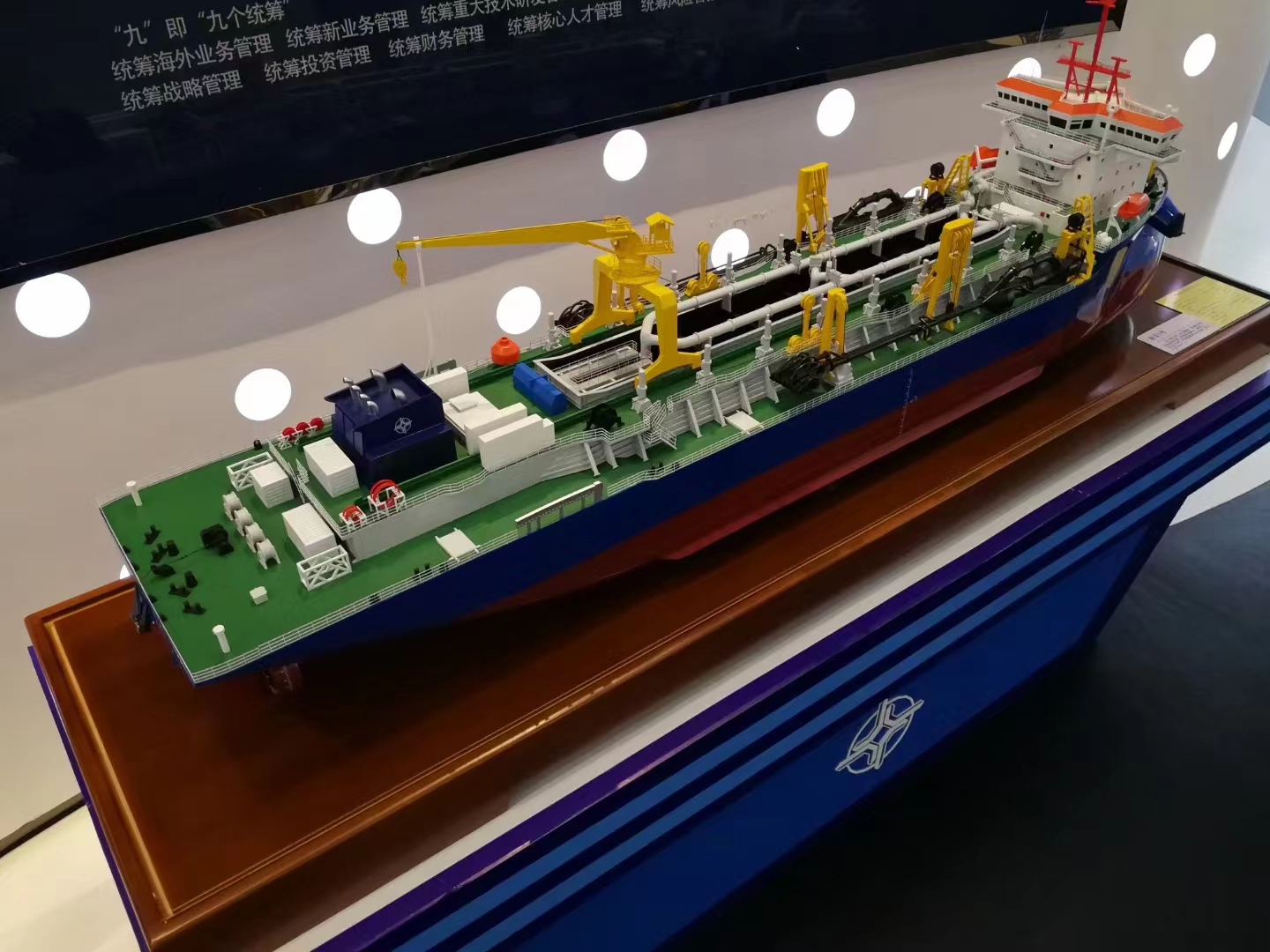 Customized manufacturer of simulated ship models