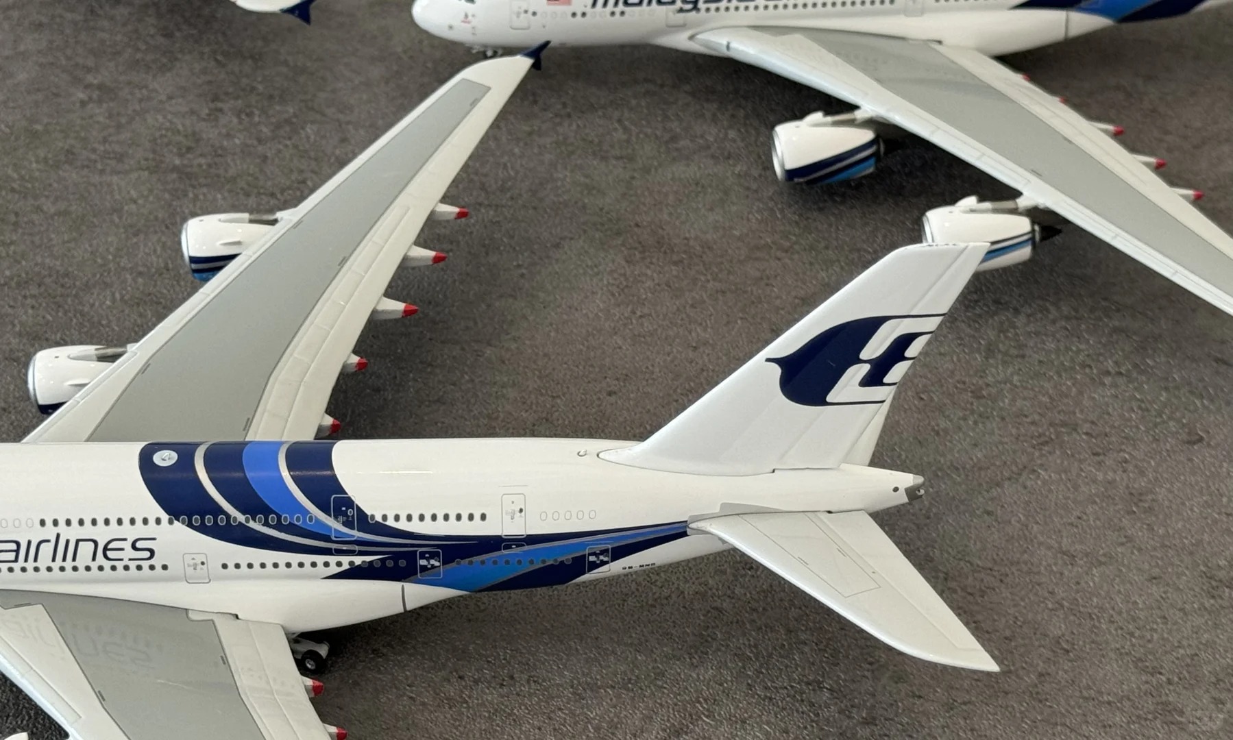 Large airplane mockup manufacturer