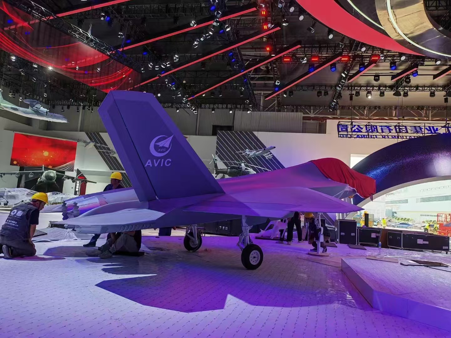 Large airplane mockup manufacturer