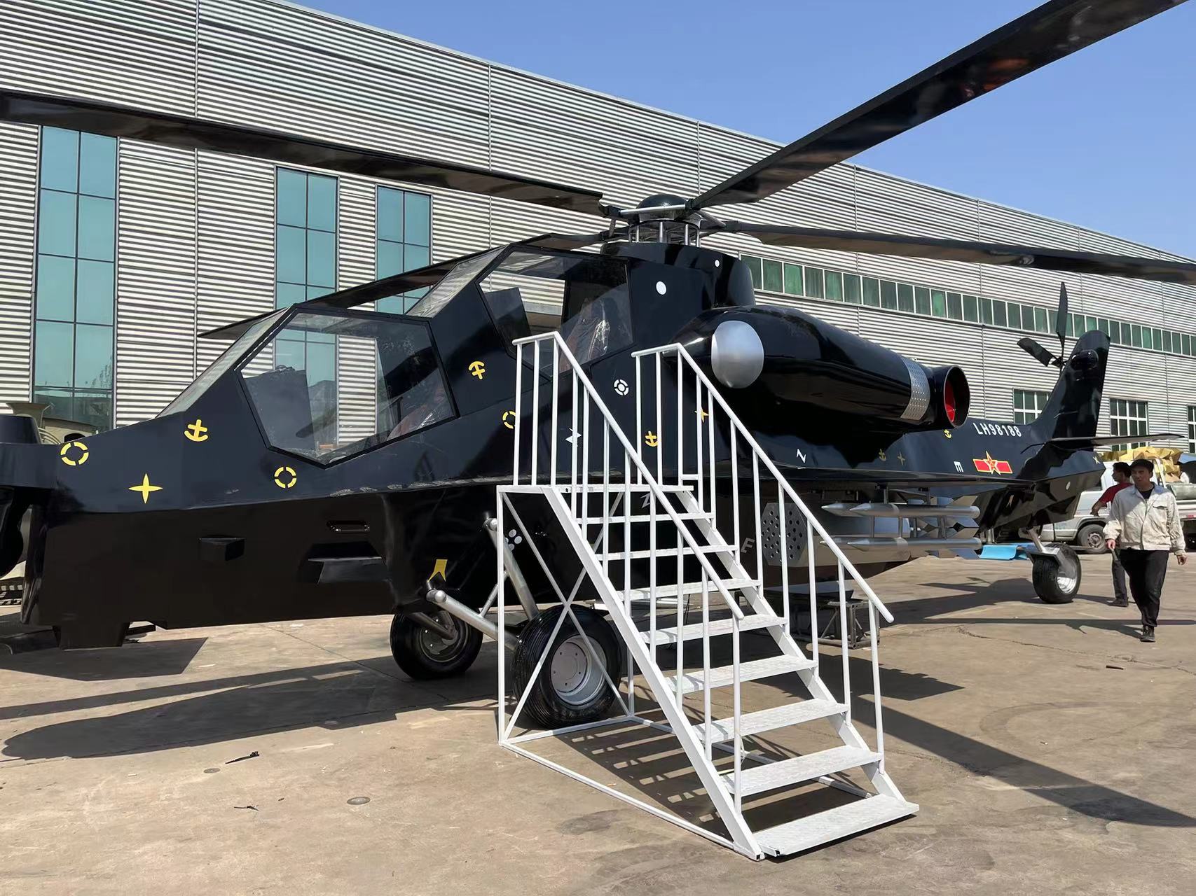 Large airplane mockup manufacturer
