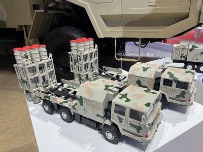 火箭导弹发射车